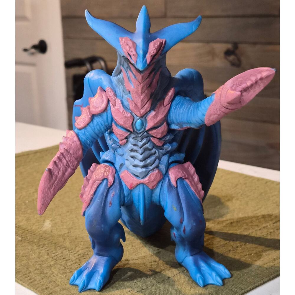 Bandai 2017 Zegan Ultra Monster DX Figure – Ultraman Geed – Kaiju Sofubi Japan